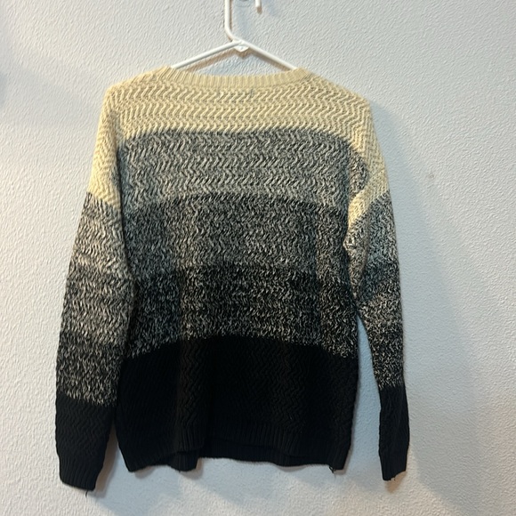 Double Zero Multi color sweater size small - Picture 5 of 5
